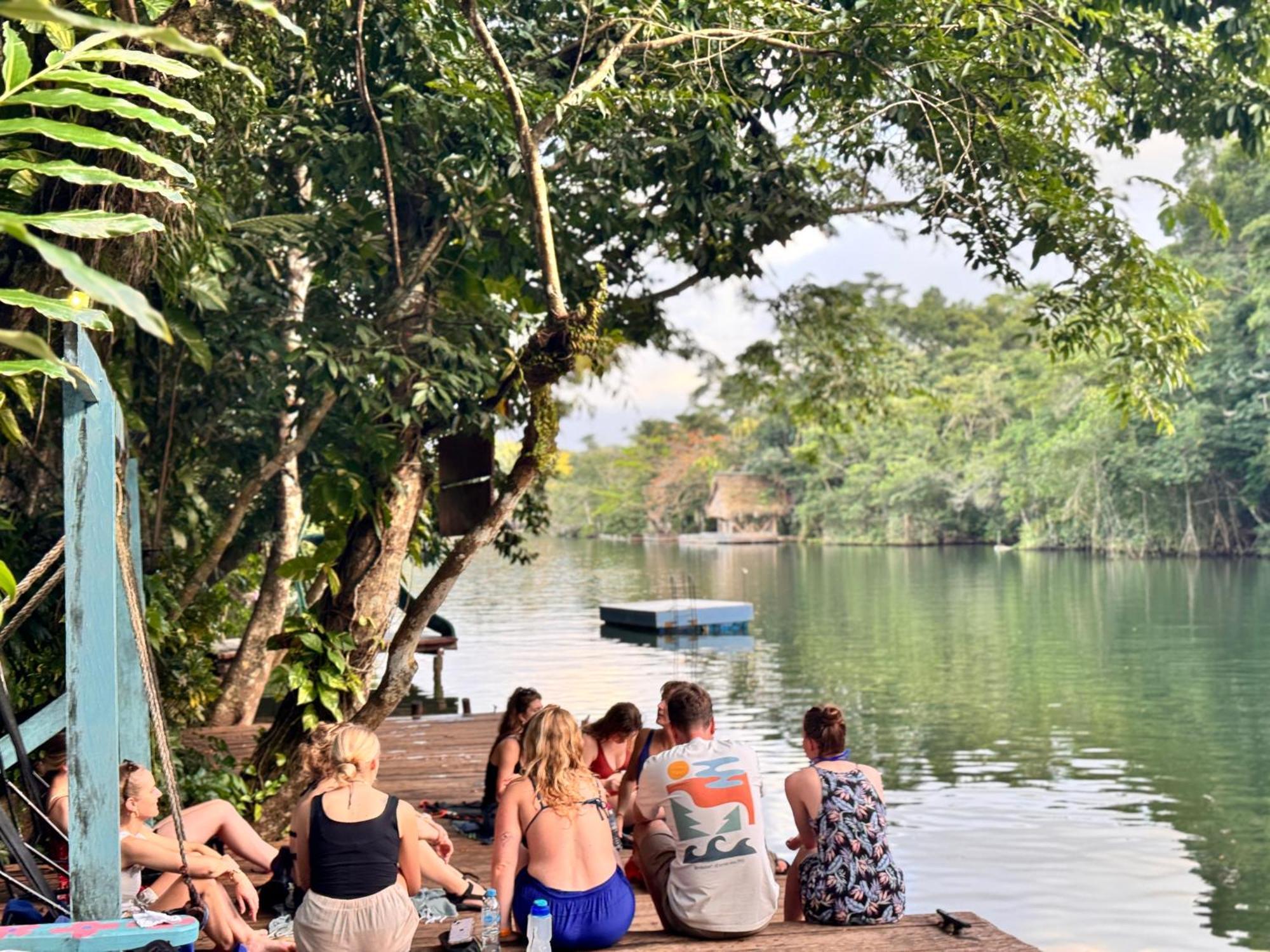 Finca Tatin Hotel Izabal エクステリア 写真