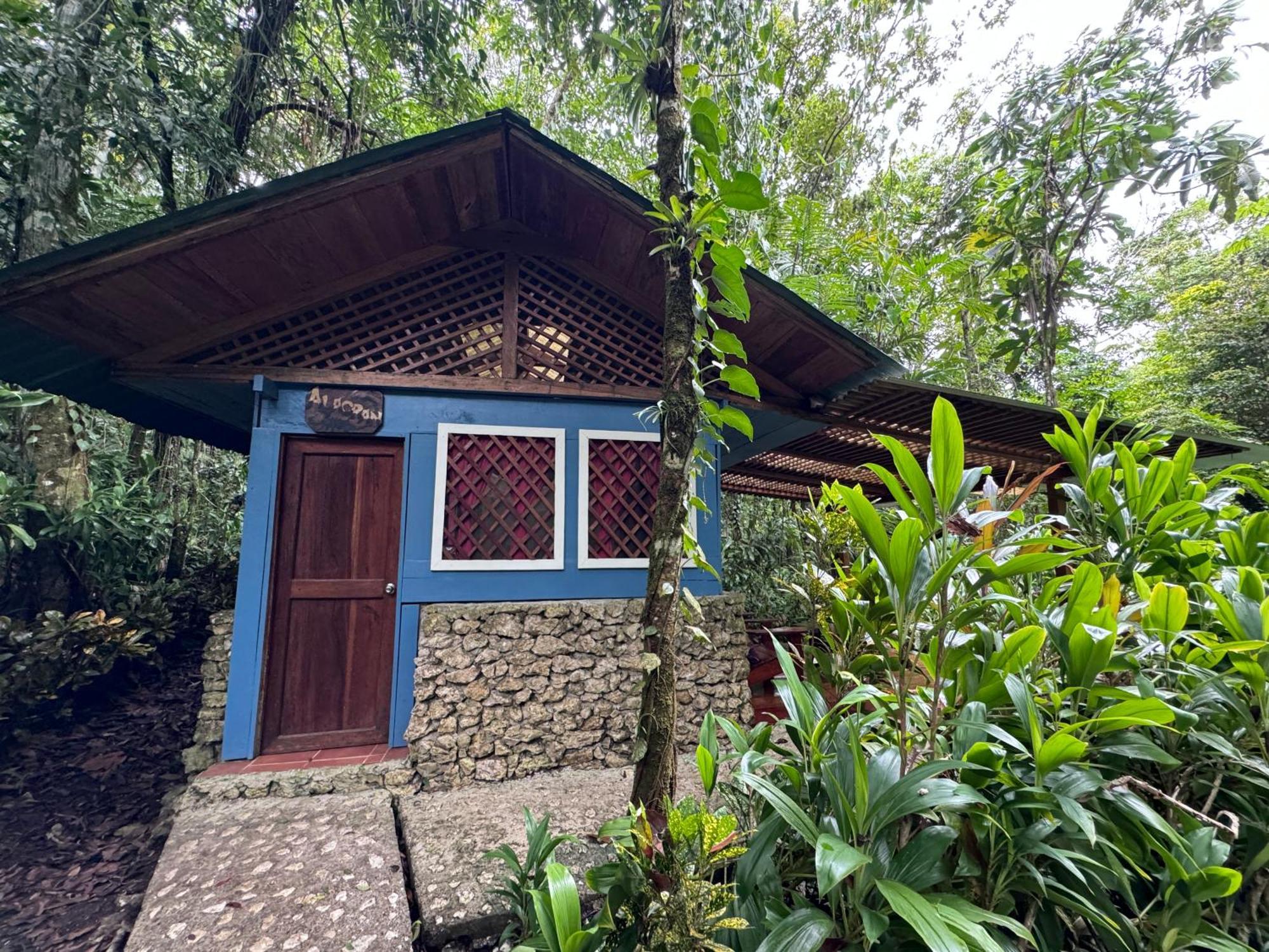 Finca Tatin Hotel Izabal エクステリア 写真